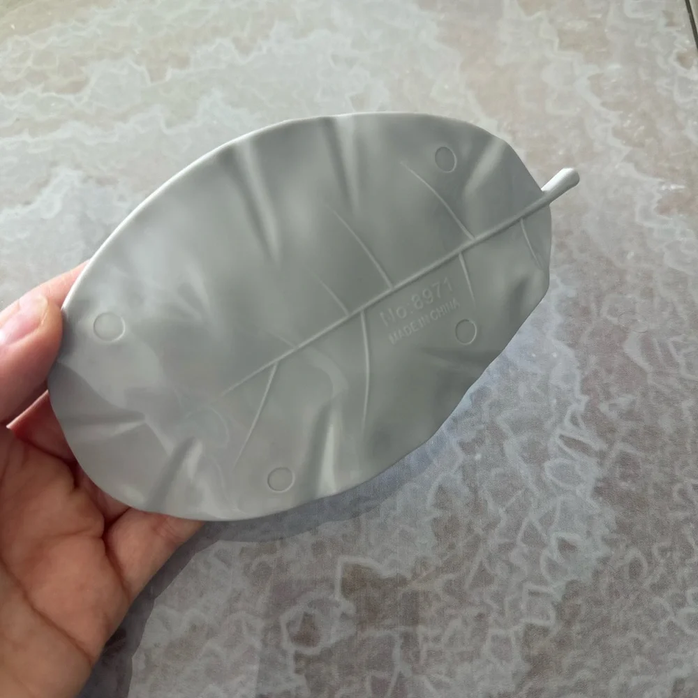 Decorative mini leaf shape tray for soap or jewelry